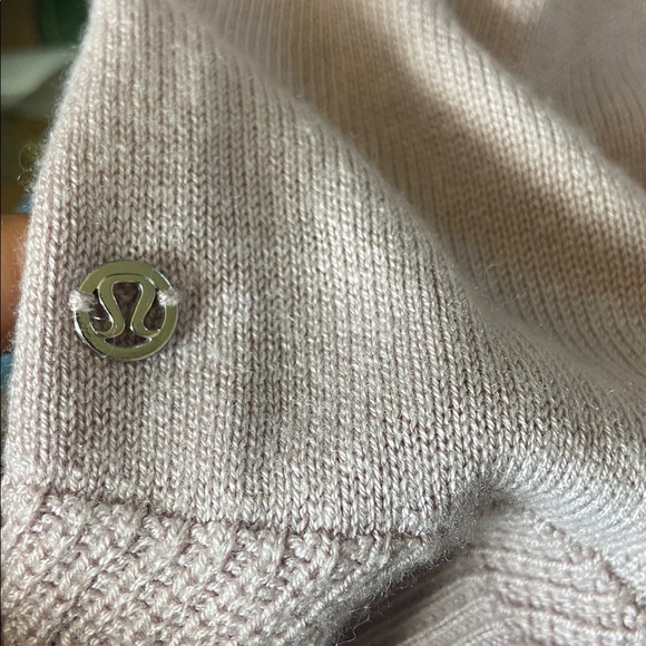 Lululemon Womens Unity Drop Back Cashmere Sweater Smoky Blush Size 4 No Tag - Picture 3 of 3
